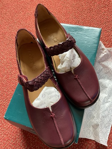 Women hotter maroon - women’s,